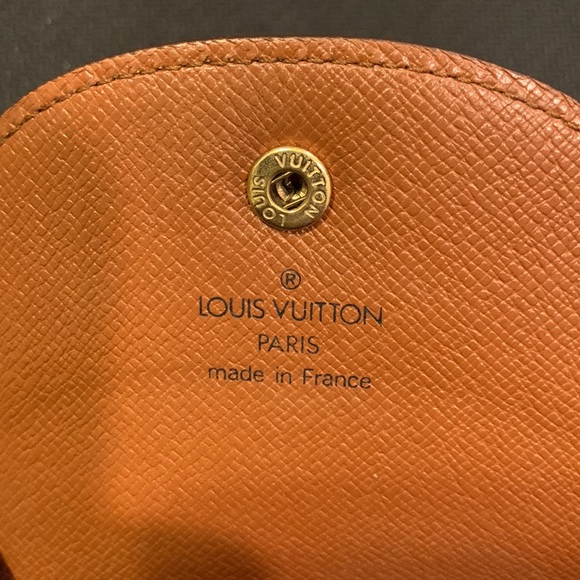 Louis Vuitton Coin Purse - Picture 9 of 16